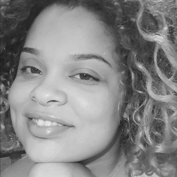 Meet your Posher, Talia - Picture 1 of 1